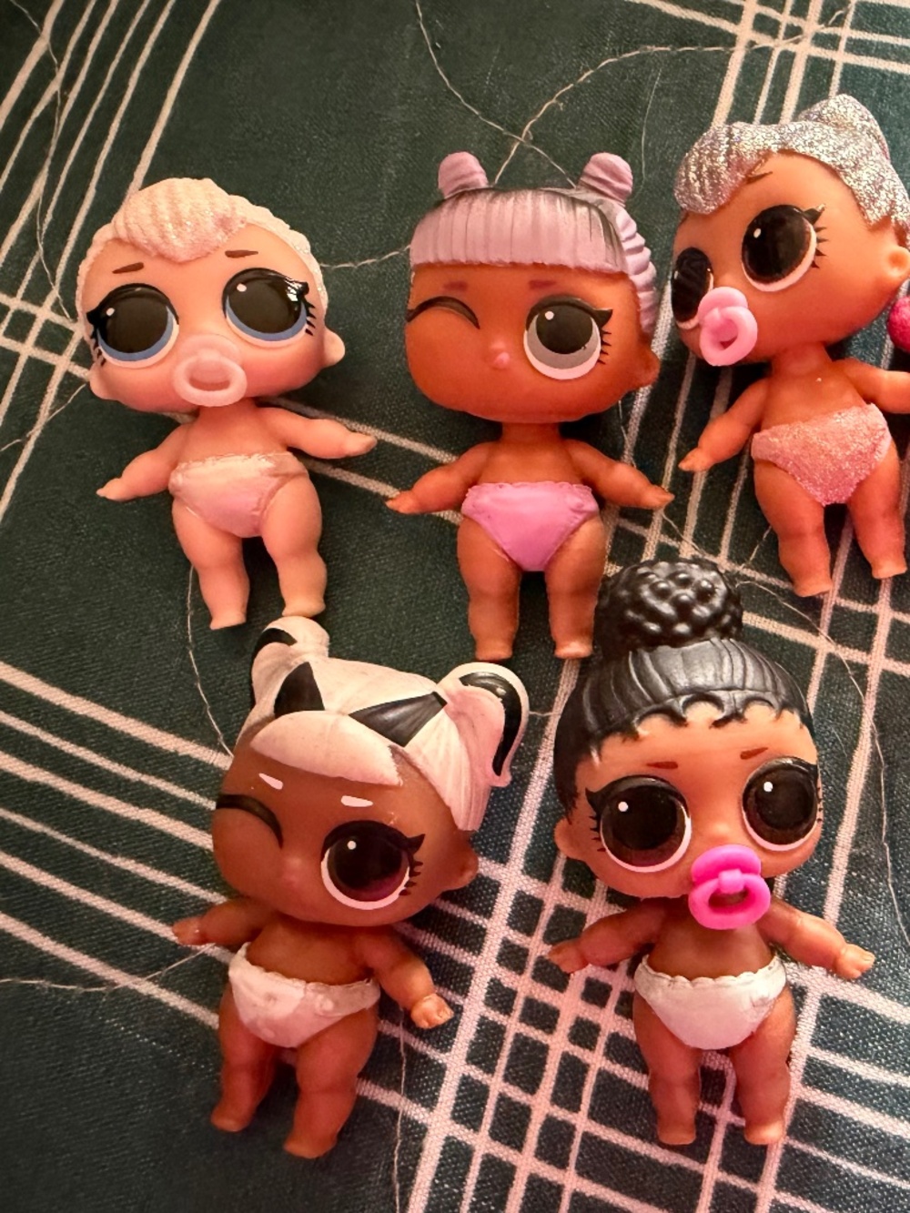 LOL Dolls Lot of 26 - Picture 3 of 12
